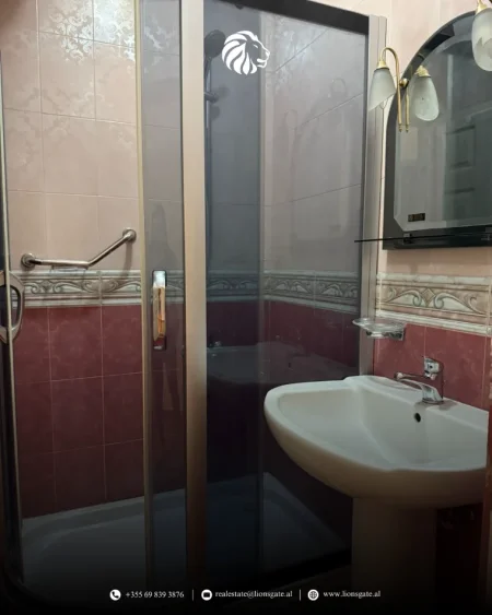 Tirane, jap me qera 2+1 Kati 2, 92 m² 700 € 