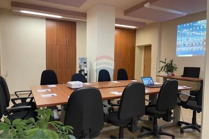 Tirane, jepet me qera , 120 m² 1.500 € (shallvaret)
