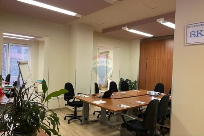 Tirane, jepet me qera , 120 m² 1.500 € (shallvaret)