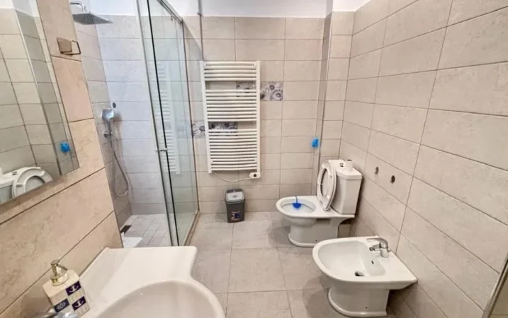 Tirane, jepet me qera apartament 3+1 Kati 3, 100 m² 850 € (DERVISH HEKALI)