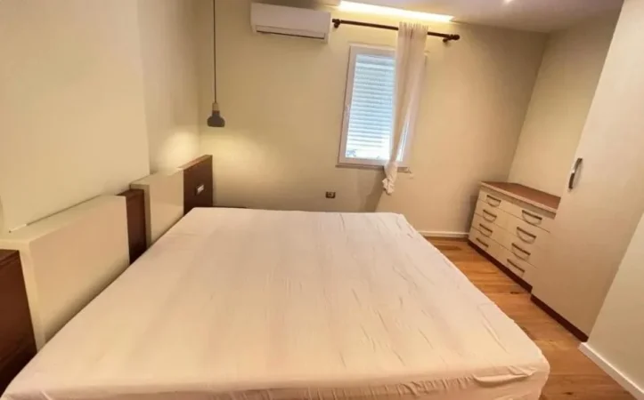 Tirane, jepet me qera apartament 3+1 Kati 3, 100 m² 850 € (DERVISH HEKALI)