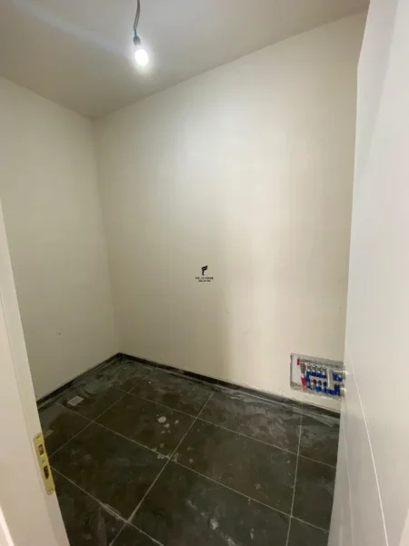 Tirane, shitet apartament 3+1 Kati 4, 124 m² 391.000 € (KOMUNA E PARISIT)