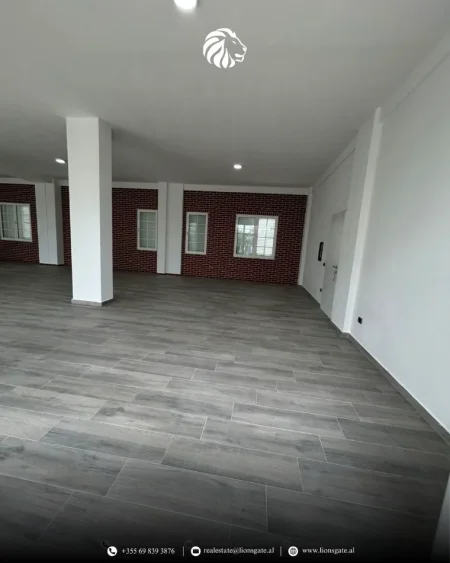 Tirane, jap me qera ambjent biznesi , 500 m² 2.500 € 