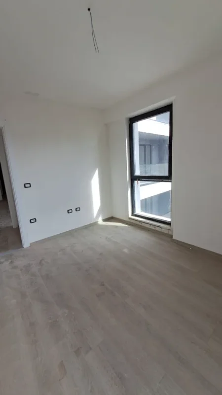 Tirane, shitet apartament 2+1+Aneks+Ballkon Kati 9, 121 m² 192.700 € 