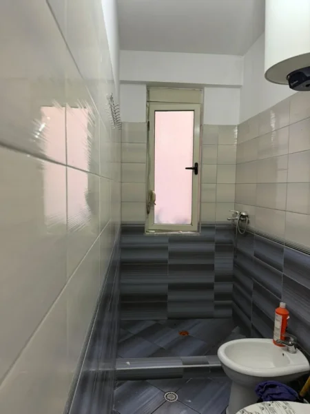 Tirane, jepet me qera apartament 2+1 Kati 3, 90 m² 400 € (Rruga Sokrat Miho)