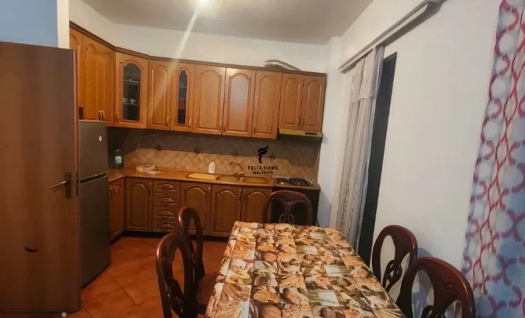 Tirane, jepet me qera apartament 2+1 Kati 1, 97 m² 600 € (VASIL SHANTO)