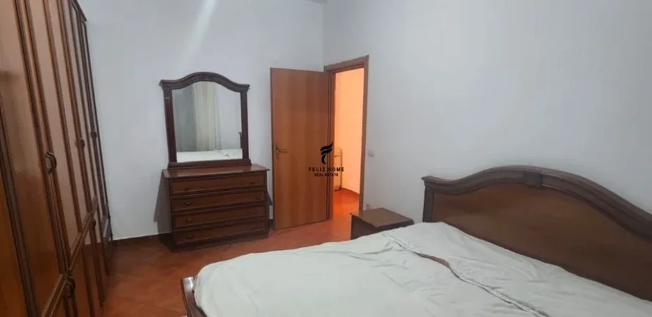 Tirane, jepet me qera apartament 2+1 Kati 1, 97 m² 600 € (VASIL SHANTO)