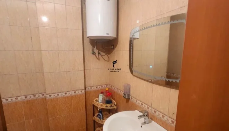 Tirane, jepet me qera apartament 2+1 Kati 1, 97 m² 600 € (VASIL SHANTO)