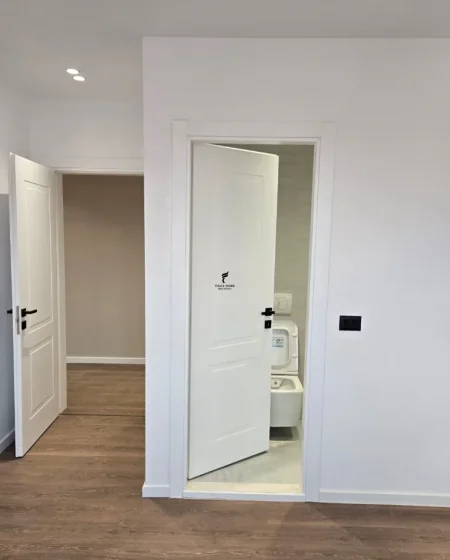 Tirane, jepet me qera zyre Kati 11, 104 m² 700 € (KOMUNA E PARISIT)