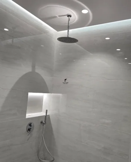 Tirane, jepet me qera zyre Kati 11, 104 m² 700 € (KOMUNA E PARISIT)