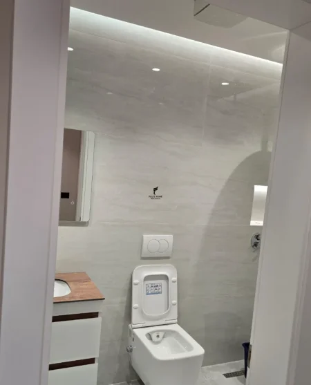 Tirane, jepet me qera zyre Kati 11, 104 m² 700 € (KOMUNA E PARISIT)