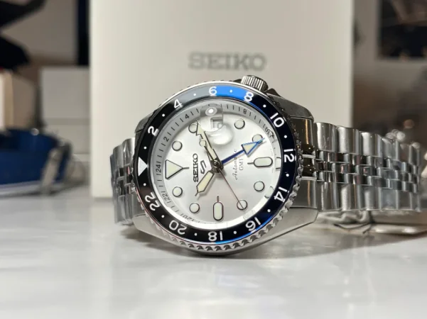 Tirane, shes Ora te te gjitha markave 1 €