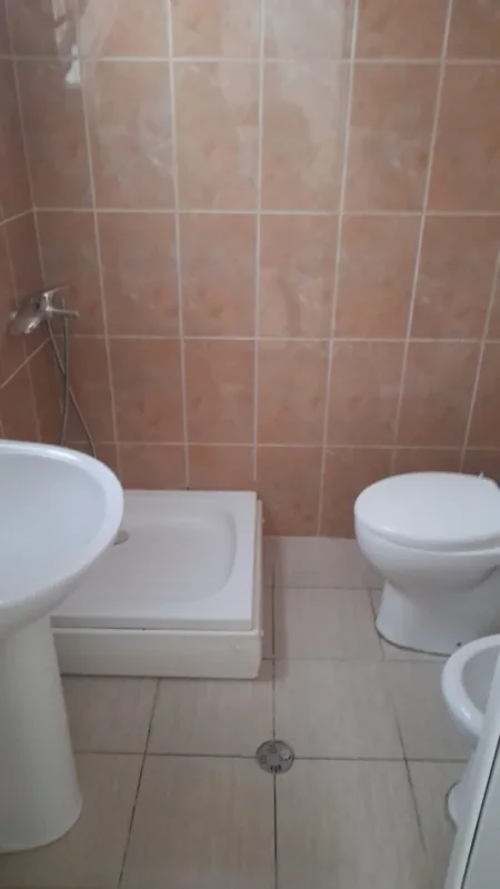 Tirane, jepet me qera apartament 1+1 60 m² 350 € (Kodra E Diellit)