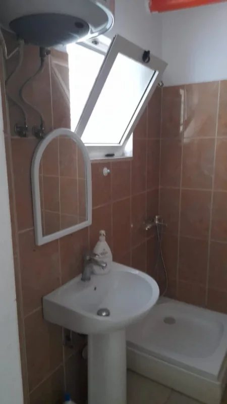 Tirane, jepet me qera apartament 1+1 60 m² 350 € (Kodra E Diellit)