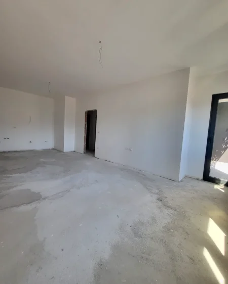 Tirane, shitet apartament 1+1 Kati 3, 70 m² 170.000 € (Rruga e Kavajes)
