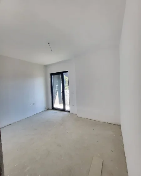 Tirane, shitet apartament 1+1 Kati 3, 70 m² 170.000 € (Rruga e Kavajes)