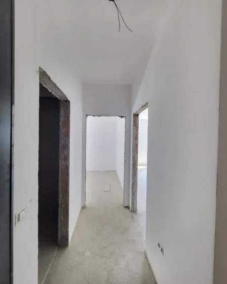 Tirane, shitet apartament 1+1 Kati 3, 70 m² 170.000 € (Rruga e Kavajes)