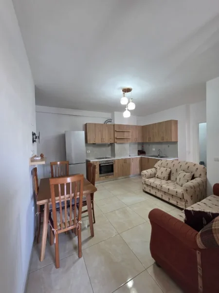 Tirane, jepet me qera apartament 2+1 Kati 4, 90 m² 500 € (ASTIR)