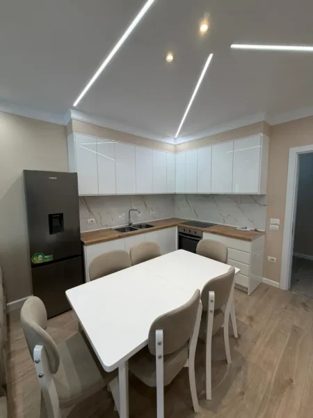 Tirane, jepet me qera apartament 2+1 Kati 3, 1.008 m² 500 € (Paskuqan)