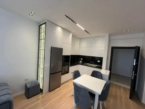 Tirane, jepet me qera apartament 1+1 Kati 5, 550 € (Astir)