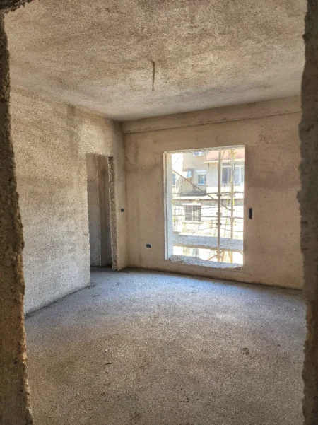 Tirane, shitet apartament 2+1+Aneks+Ballkon Kati 1, 100 m² 