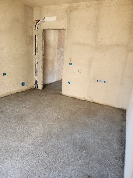 Tirane, shitet apartament 2+1+Aneks+Ballkon Kati 1, 100 m² 