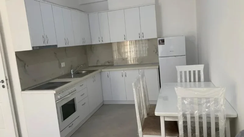 Tirane, jepet me qera apartament 1+1 Kati 7, 80 m² 450 € (Astir)