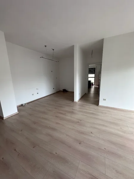 Tirane, jap me qera apartament 2+1+Aneks+Ballkon Kati 6, 89 m² 760 € (Rruga panorama)