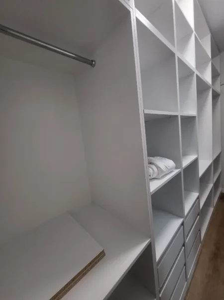 Tirane, jepet me qera apartament 1+1 Kati 4, 70 m² 550 € (ISH PARKU)