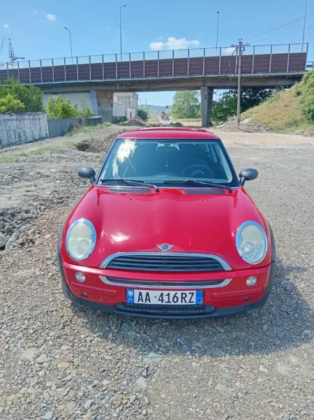 Shqiperi, shitet makine Mini cooper Benzin, e kuqe manuale Kondicioner 200.000 km 1.800 €