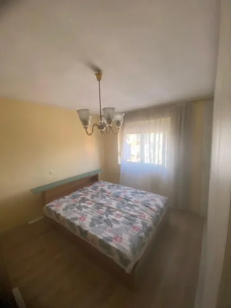 Tirane, jepet me qera apartament 2+1 Kati 5, 85 m² 470 € (Perball Harry Fultz)