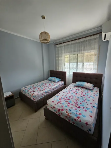 Tirane, jepet me qera apartament 2+1 Kati 2, 100 m² 650 € (LIQENI I THATE)
