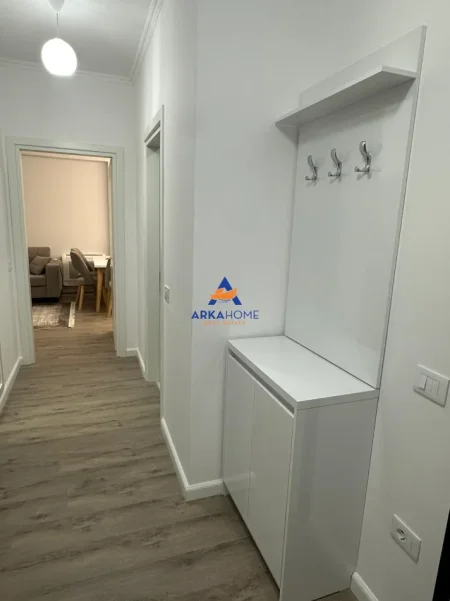 Tirane, jepet me qera ambjent biznesi Kati 4, 62 m² 800 € 