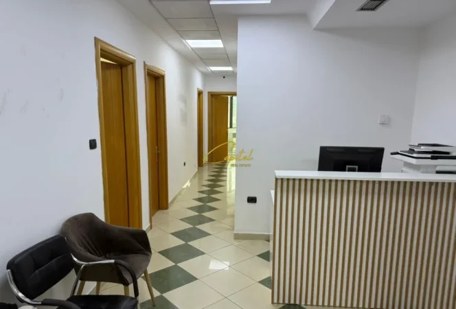 Tirane, jepet me qera zyre Kati 6, 120 m² 3.000 € (KULLAT BINJAKE)