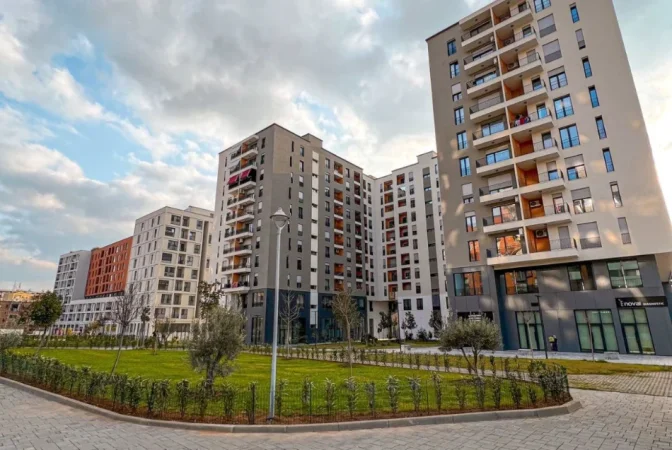 Shqiperi, jepet me qera apartament 2+1+Aneks+Ballkon Kati 2, 100 m² 700 € (Kongresi i Manastirit)