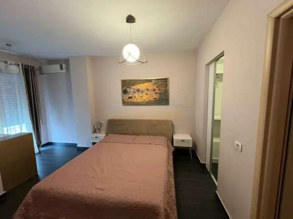 Tirane, jepet me qera apartament 2+1+2 Kati 3, 98 m² 800 € (DON BOSKO)