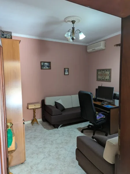 Tirane, shitet Vile 3 Katshe Kati 3, 280 m² 520.000 € (don bosko)