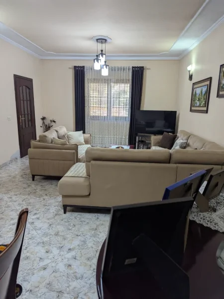 Tirane, shitet Vile 3 Katshe Kati 3, 280 m² 520.000 € (don bosko)