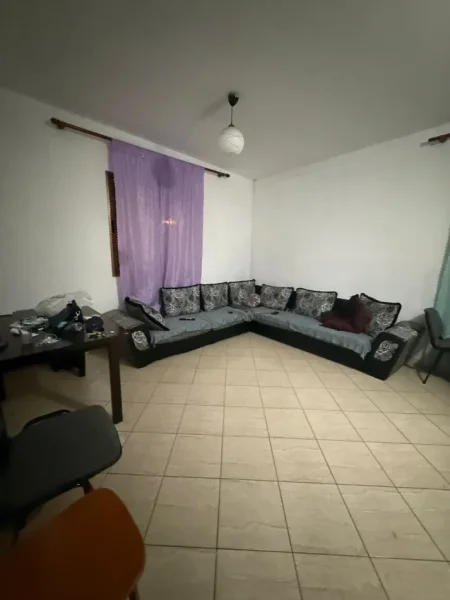 Tirane, jepet me qera apartament 2+1 Kati 0, 85 m² 400 € (Rruga 5 Maji)