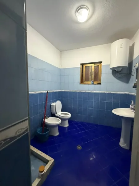 Tirane, jepet me qera apartament 2+1 Kati 0, 85 m² 400 € (Rruga 5 Maji)