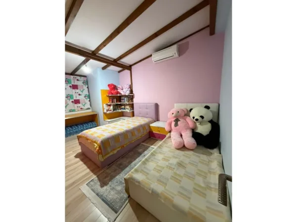 Tirane, shitet apartament duplex Dublex Kati 7, 