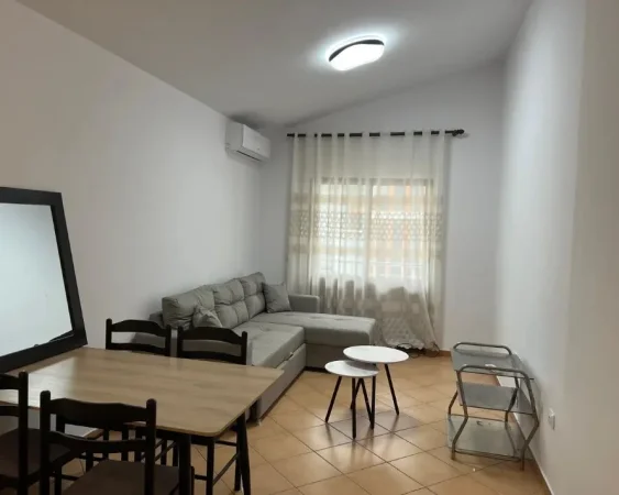 Tirane, jepet me qera apartament 3+1+Aneks+Ballkon Kati 4, 99 m² 550 € (blloku i vilave selite)