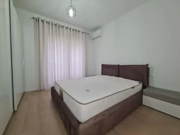 Tirane, jepet me qera apartament 1+1 Kati 3, 75 m² 750 €