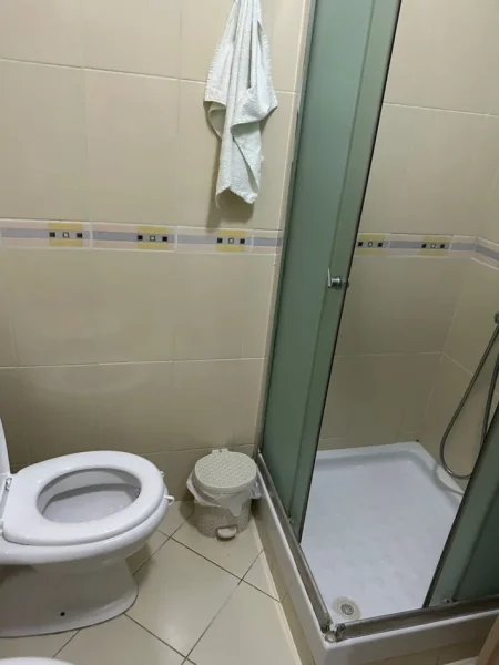 Tirane, jepet me qera apartament 2+1 Kati 3, 80 m² 530 € (Rruga Jordan Misja)
