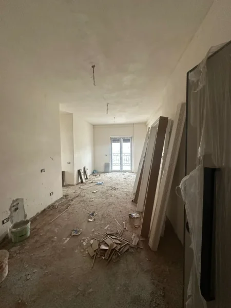 Tirane, shitet apartament 1+1 Kati 2, 76 m² 122.000 € (TIRANA PORTA E RE)