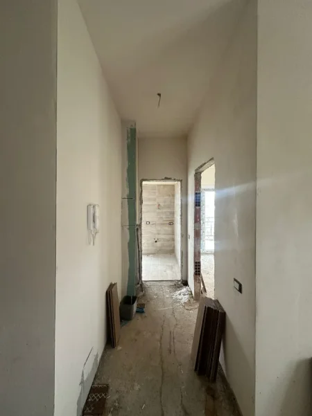 Tirane, shitet apartament 1+1 Kati 2, 76 m² 122.000 € (TIRANA PORTA E RE)