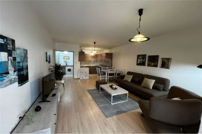 Tirane, jepet me qera apartament 2+1 , 100 m² 850 € (Komun e Parisit)