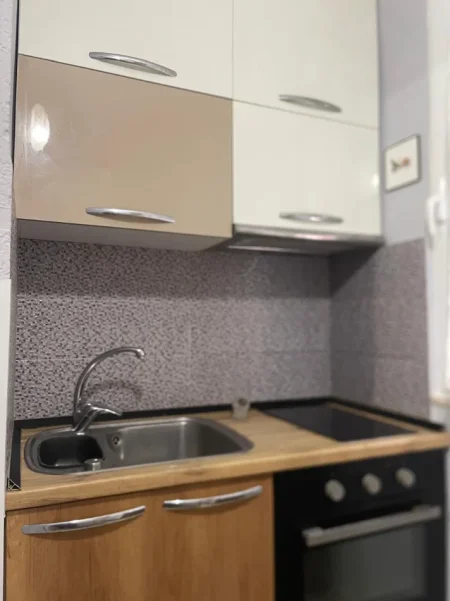 Tirane, jepet me qera apartament 2+1 Kati 4, 90 m² 600 € (Rruga e kosovareve)