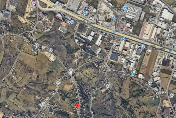 Tirane, jepet me qera magazine Kati 0, 100 m² 500 € (kadhar)