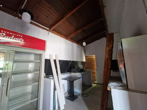 Tirane, jepet me qera lokal Kati 0, 170 m² 800 € (Kopshti zoologjik)